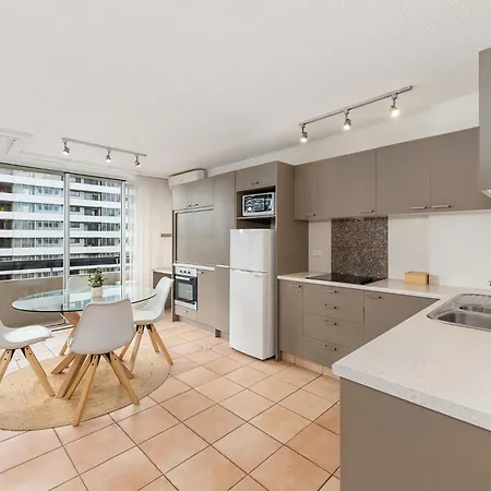 Hi Ho Beach Apartments On Broadbeach Gold Coast Exterior photo