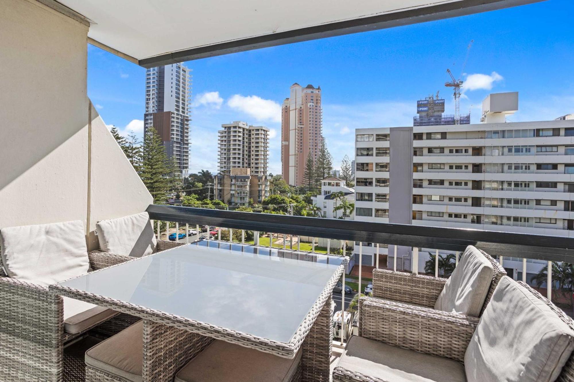 Hi Ho On Broadbeach 3*